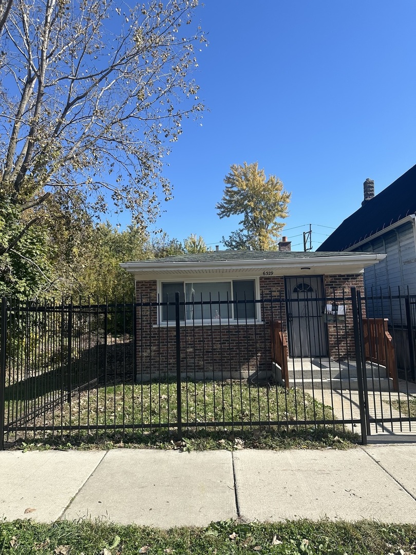 6329 South Racine Avenue Chicago, IL 60636 - Photo 1 of 12 Gallery Image 1