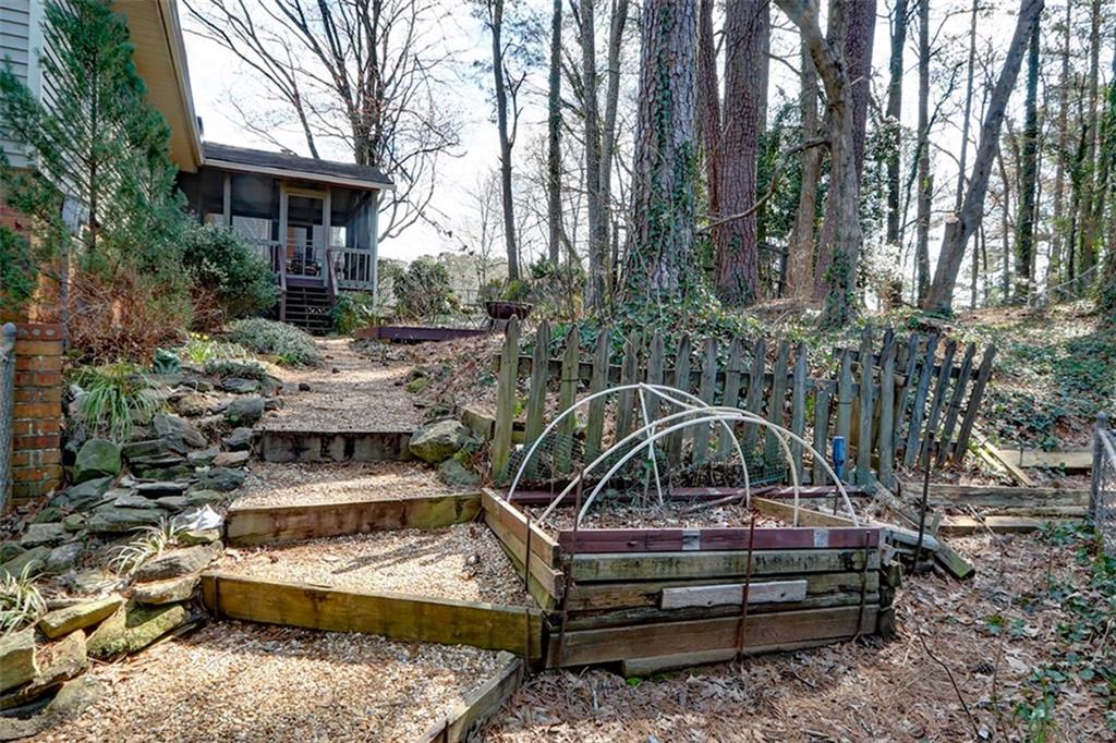 253 Newport Road Southwest Lilburn, GA 30047 - Photo 26 of 40