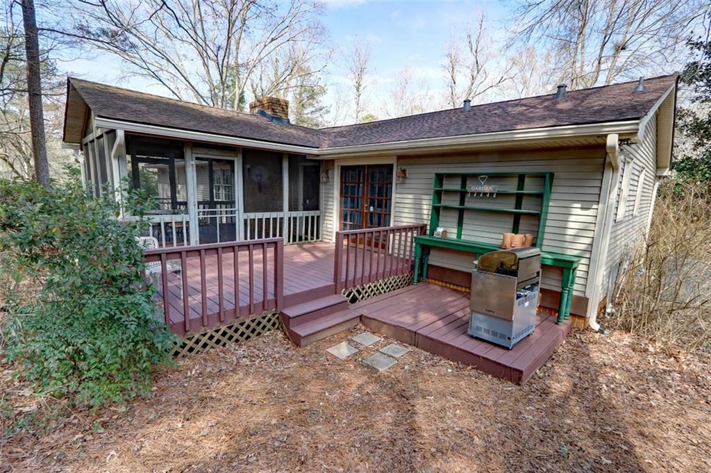 253 Newport Road Southwest Lilburn, GA 30047 - Photo 29 of 40