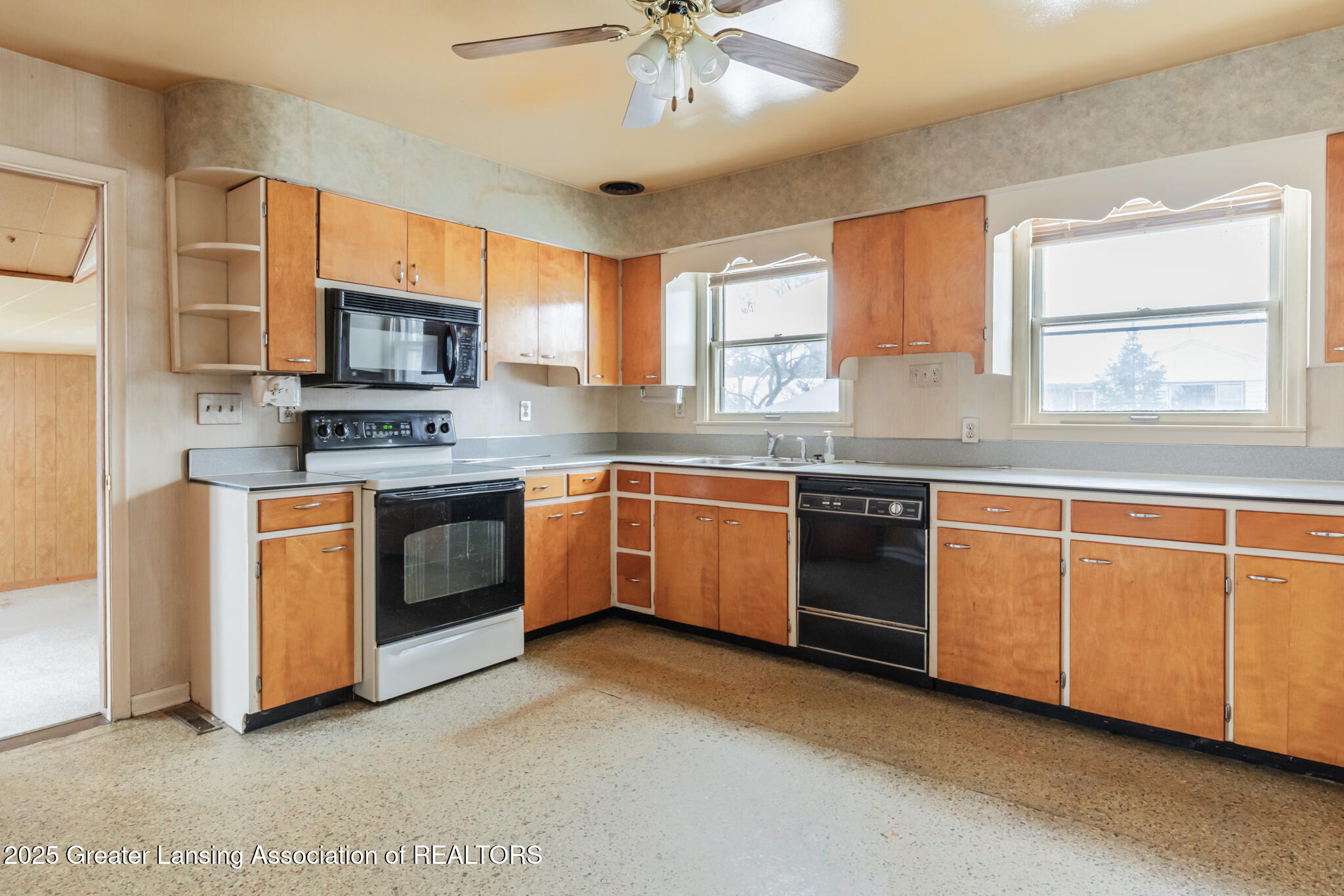1544 Haslett Road East Lansing, MI 48823 - Photo 12 of 34 1544Haslett10