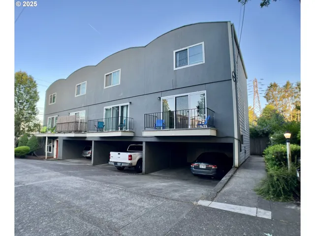 a house view with a outdoor space