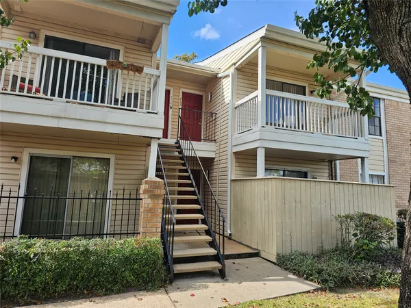 $84,999 | 2750 Holly Hall Street, Unit 712, Houston, TX 77054
