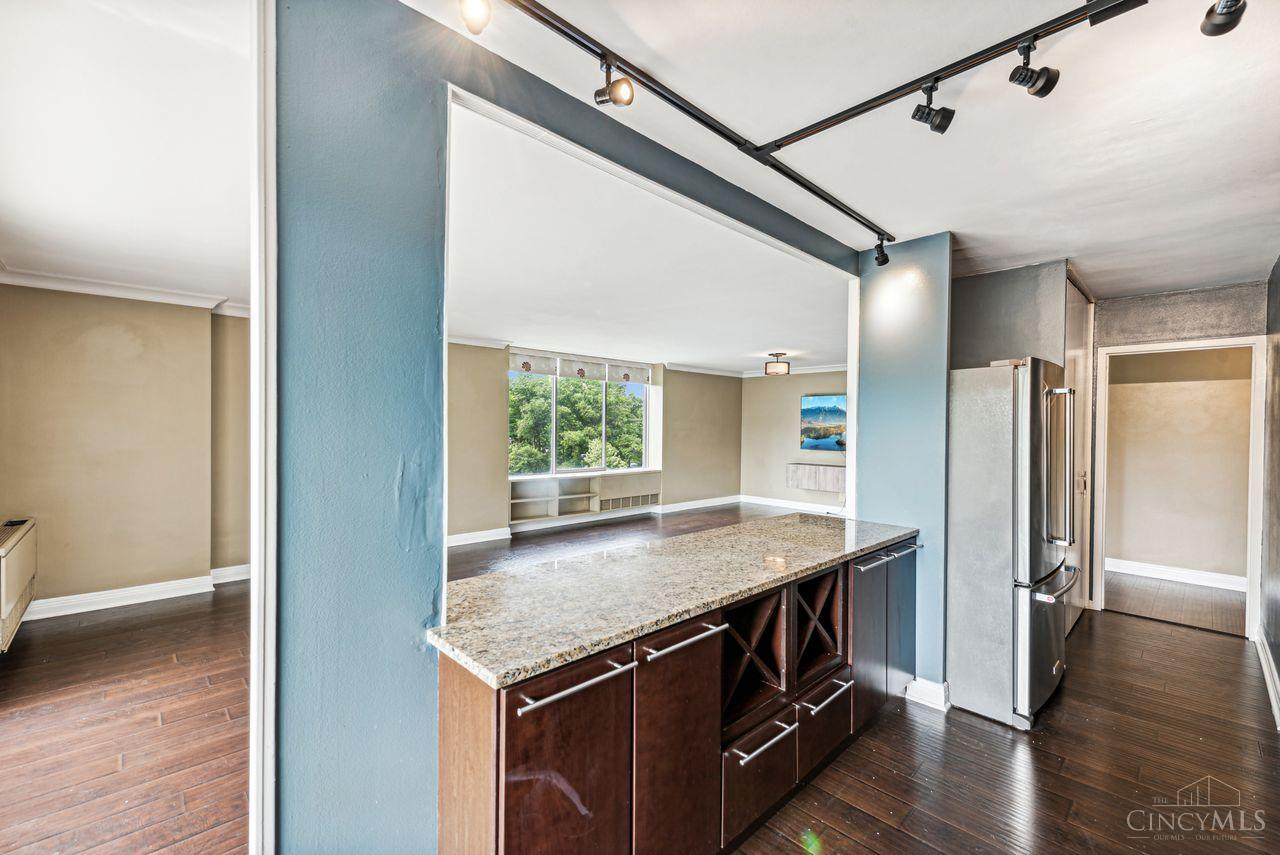 2324 Madison Road, Unit 408 Cincinnati, OH 45208 - Photo 12 of 36 Gallery Image 12