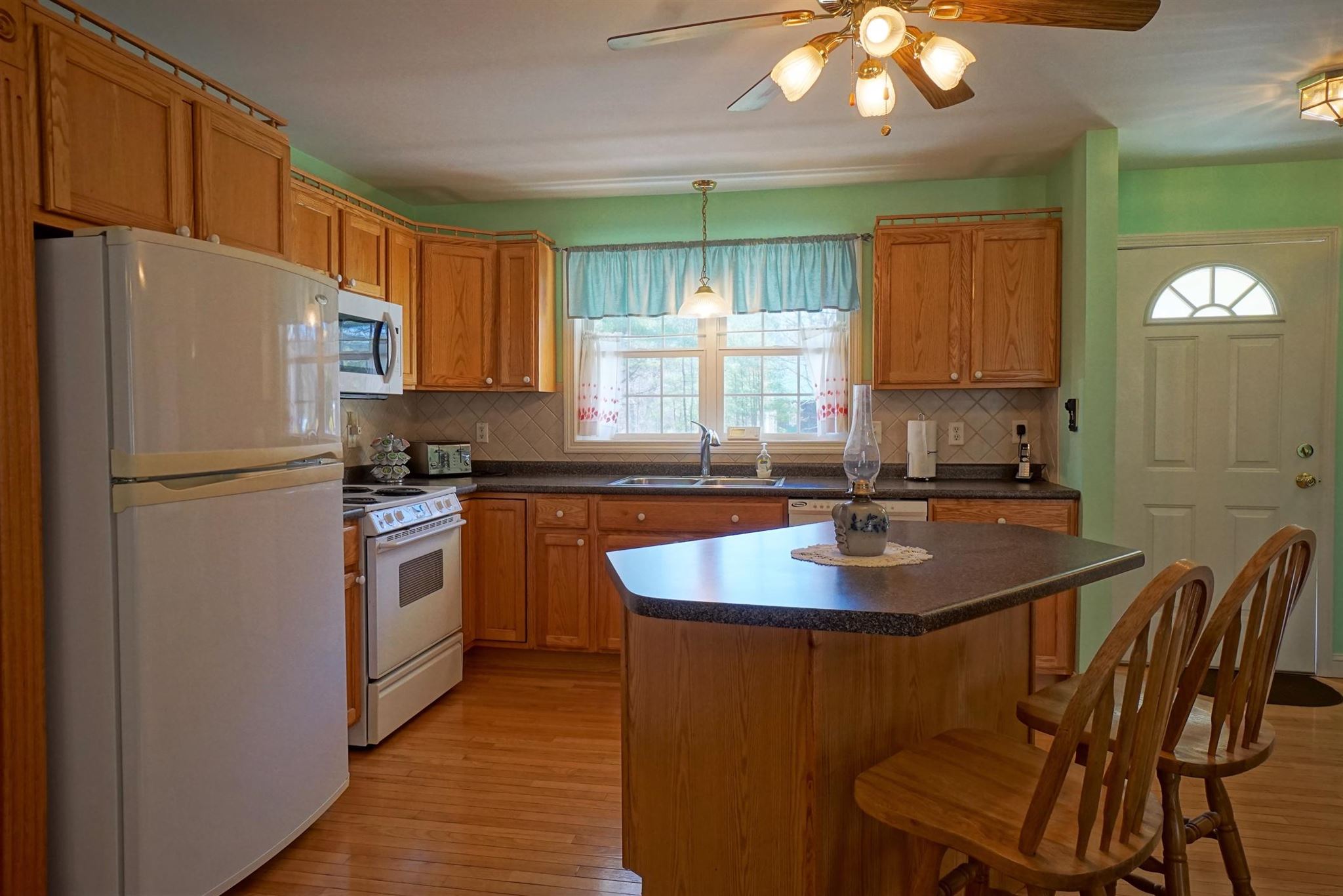 159 Parker Road New Boston, NH 03070 - Photo 4 of 40