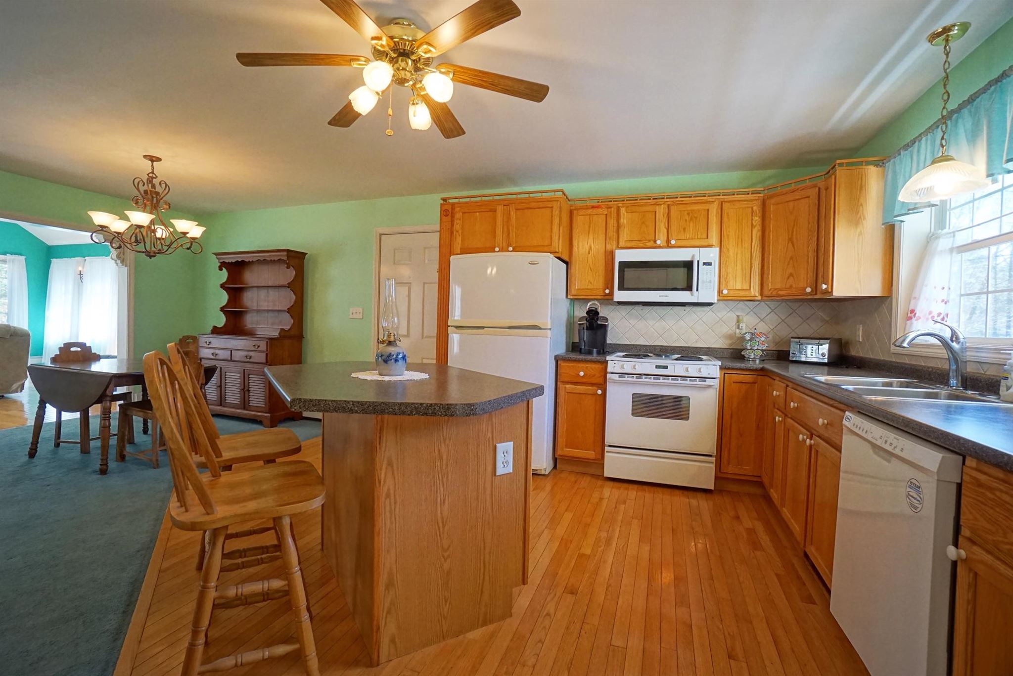 159 Parker Road New Boston, NH 03070 - Photo 5 of 40