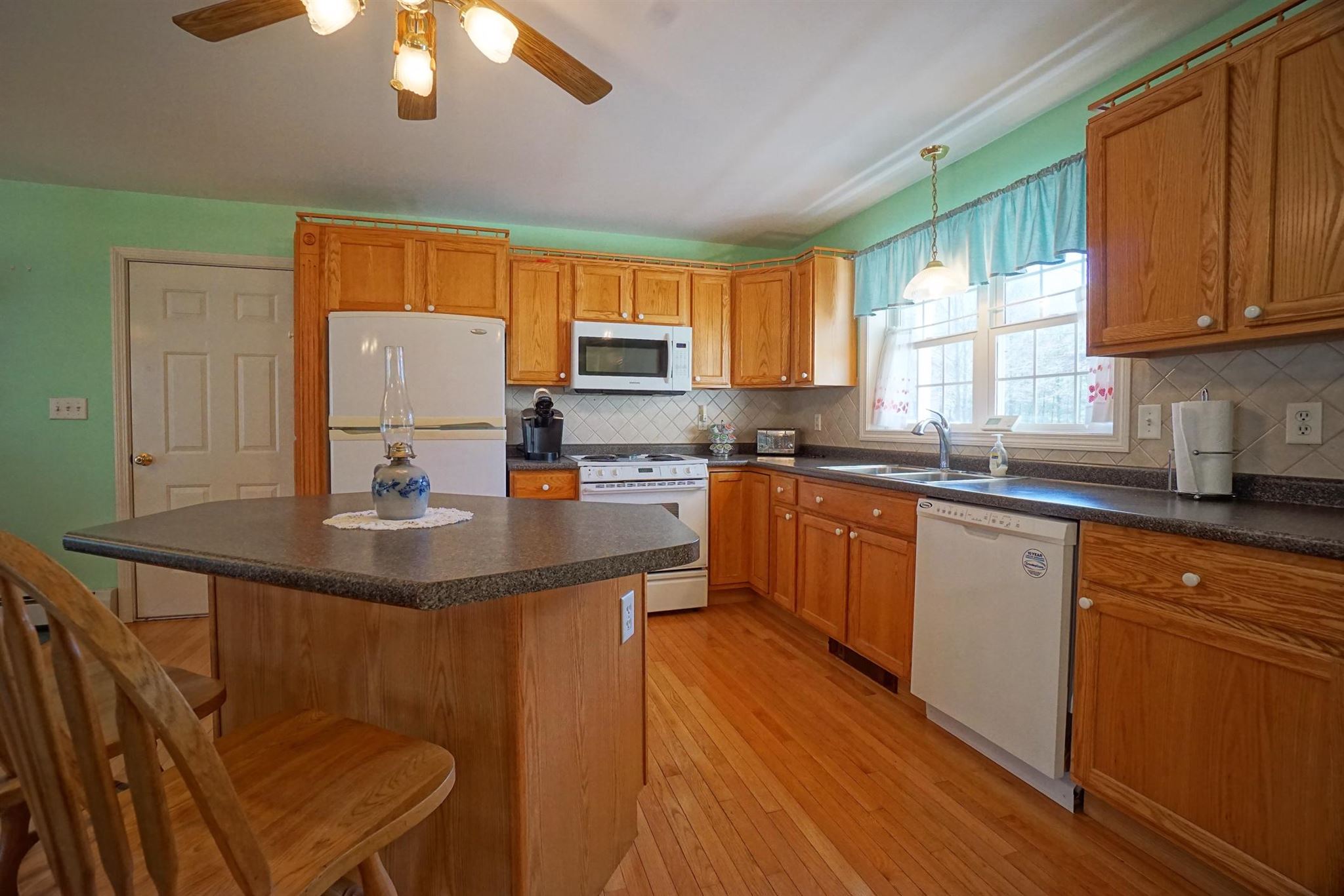 159 Parker Road New Boston, NH 03070 - Photo 6 of 40