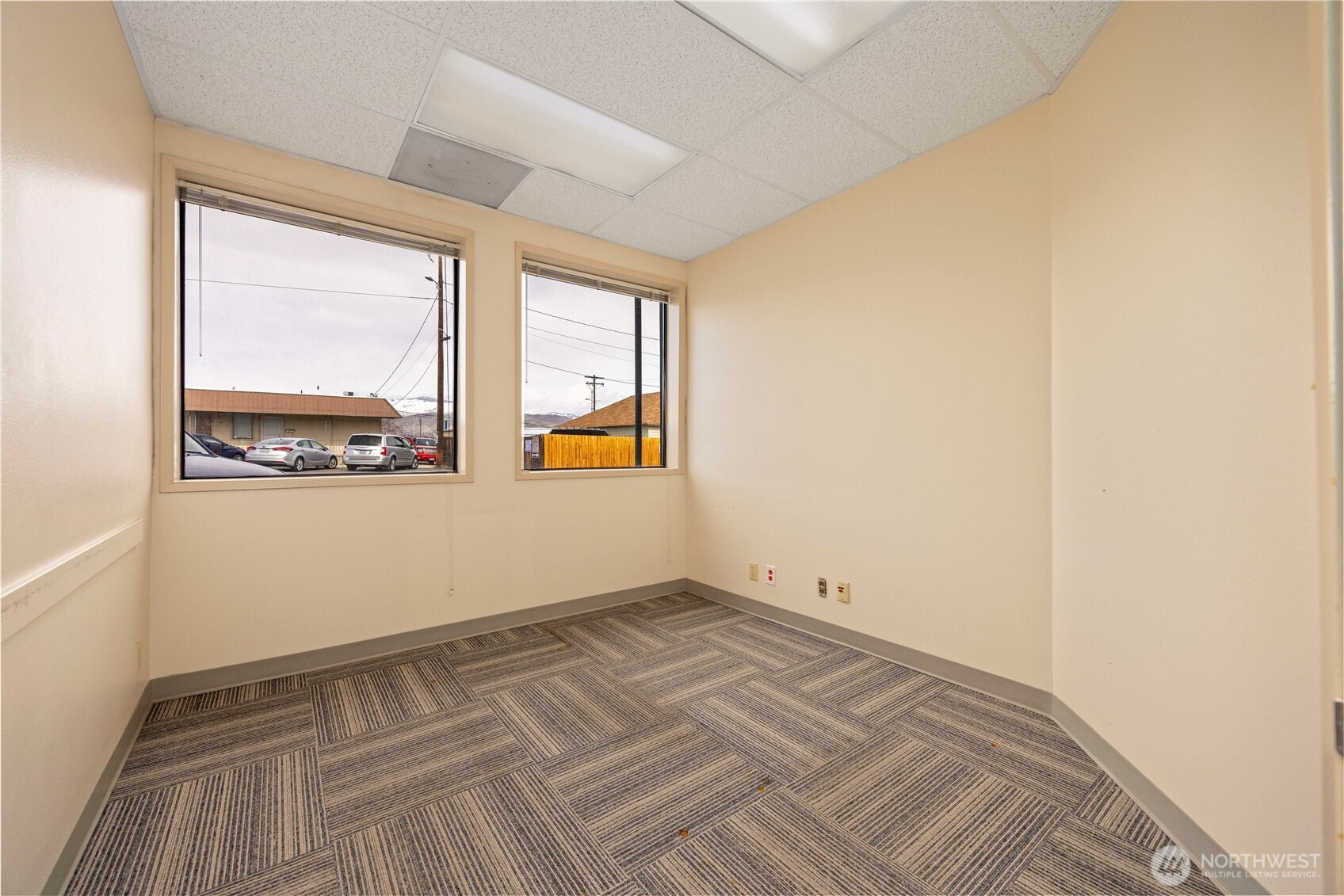 325 North Chelan Avenue, Unit A Wenatchee, WA 98801 - Photo 13 of 28 a view of a room that has a bed and a window