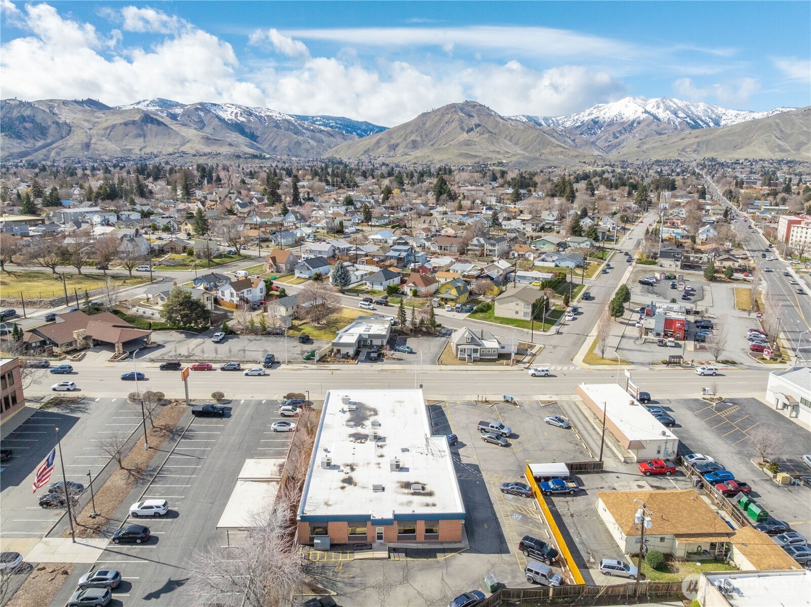 325 North Chelan Avenue, Unit A Wenatchee, WA 98801 - Photo 2 of 28 a view of a city