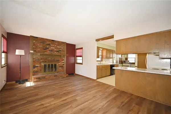 $325,000 | 8510 North 9th Highway, Parkville, MO 64152