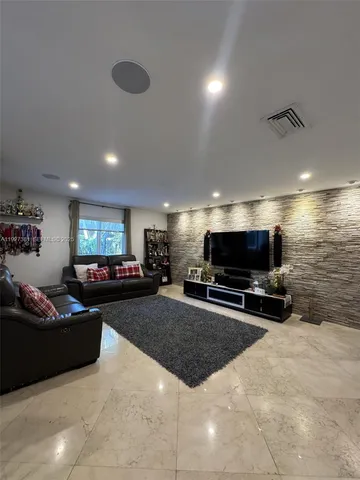 $6,900 | 10973 Northwest 53rd Lane, Doral, FL 33178