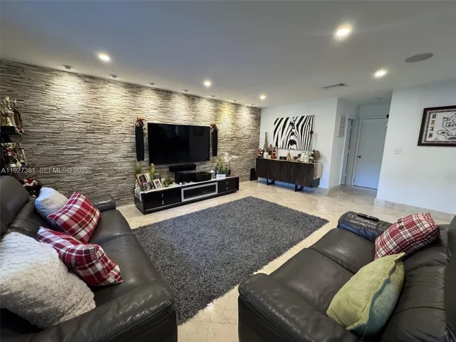 $6,900 | 10973 Northwest 53rd Lane, Doral, FL 33178