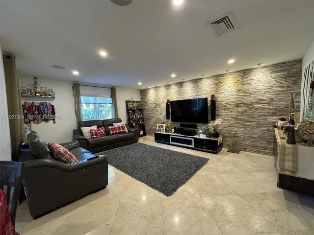 $6,900 | 10973 Northwest 53rd Lane, Doral, FL 33178