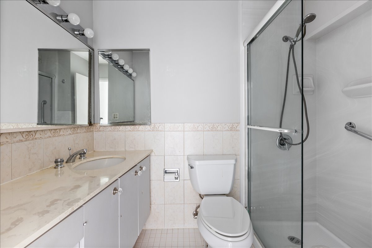 5455 North Sheridan Road, Unit 3106 Chicago, IL 60640 - Photo 10 of 12