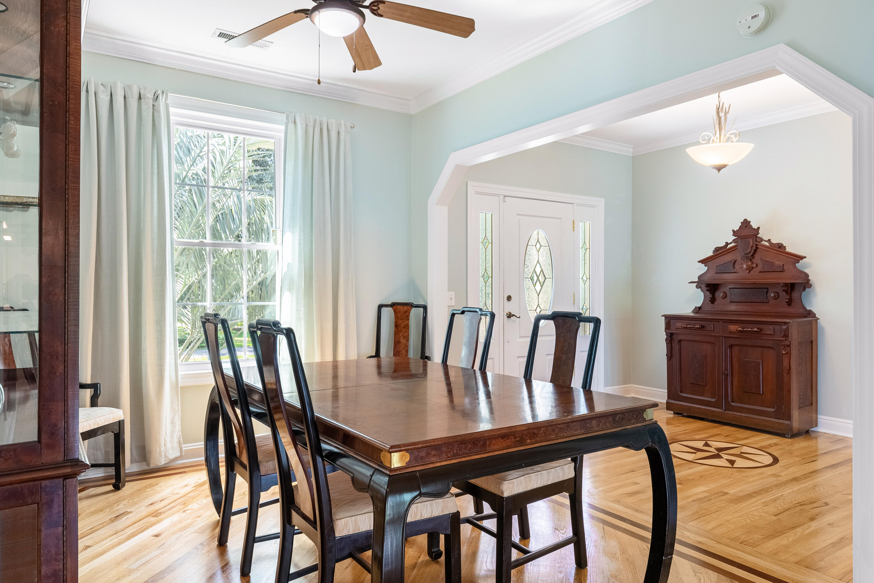 313 Jamesbury Road Charleston, SC 29492 - Photo 8 of 46 Dining room