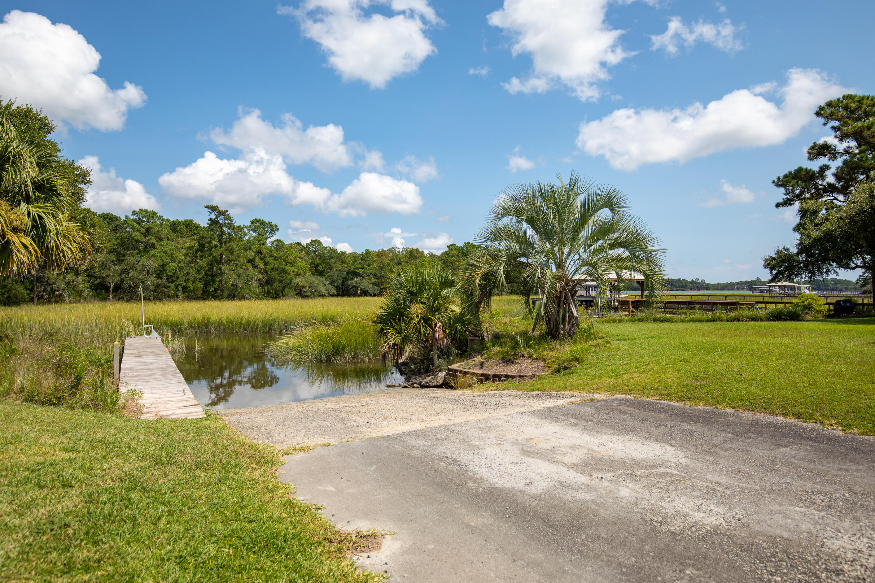 313 Jamesbury Road Charleston, SC 29492 - Photo 42 of 46 Community boat landing two doors down