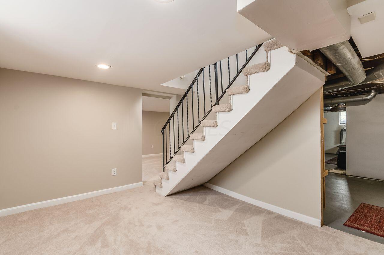 2025 Zollinger Road Columbus, OH 43221 - Photo 22 of 53 L_2025_Zollinger_Rd091