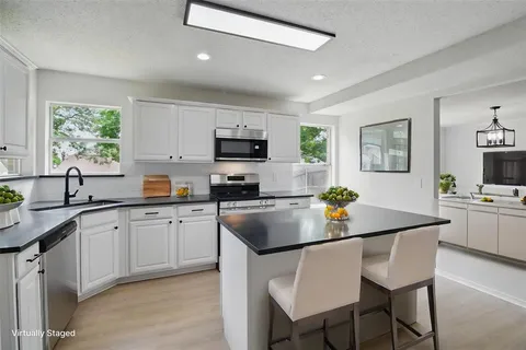 $389,900 | 5147 Ivycrest Trail, Arlington, TX 76017