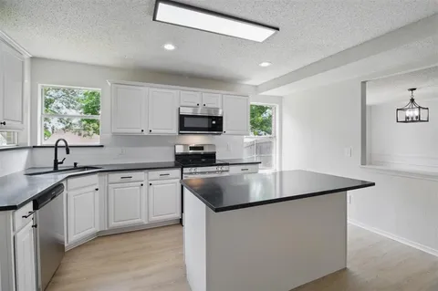 $389,900 | 5147 Ivycrest Trail, Arlington, TX 76017