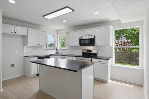 $389,900 | 5147 Ivycrest Trail, Arlington, TX 76017