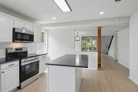 $389,900 | 5147 Ivycrest Trail, Arlington, TX 76017