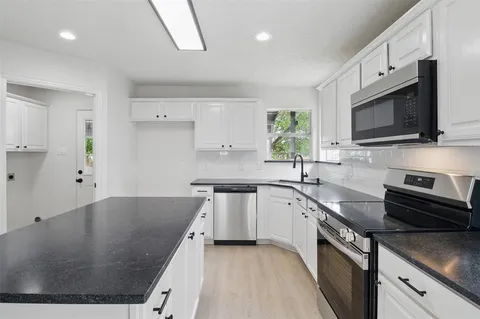 $389,900 | 5147 Ivycrest Trail, Arlington, TX 76017