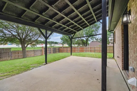 $389,900 | 5147 Ivycrest Trail, Arlington, TX 76017