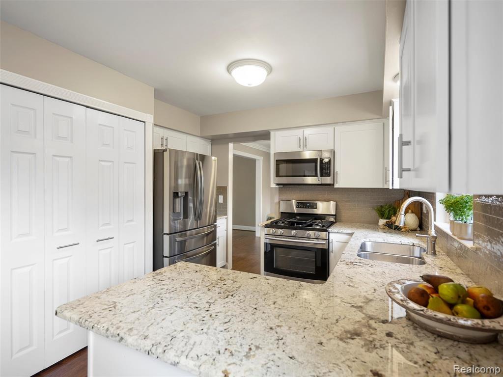 864 Dressler Lane Rochester Hills, MI 48307 - Photo 20 of 65