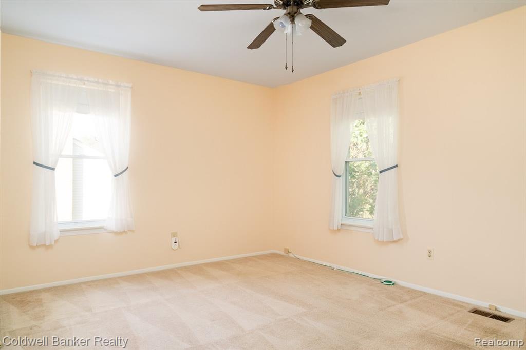 1402 North Fairview Lane Rochester Hills, MI 48306 - Photo 27 of 35