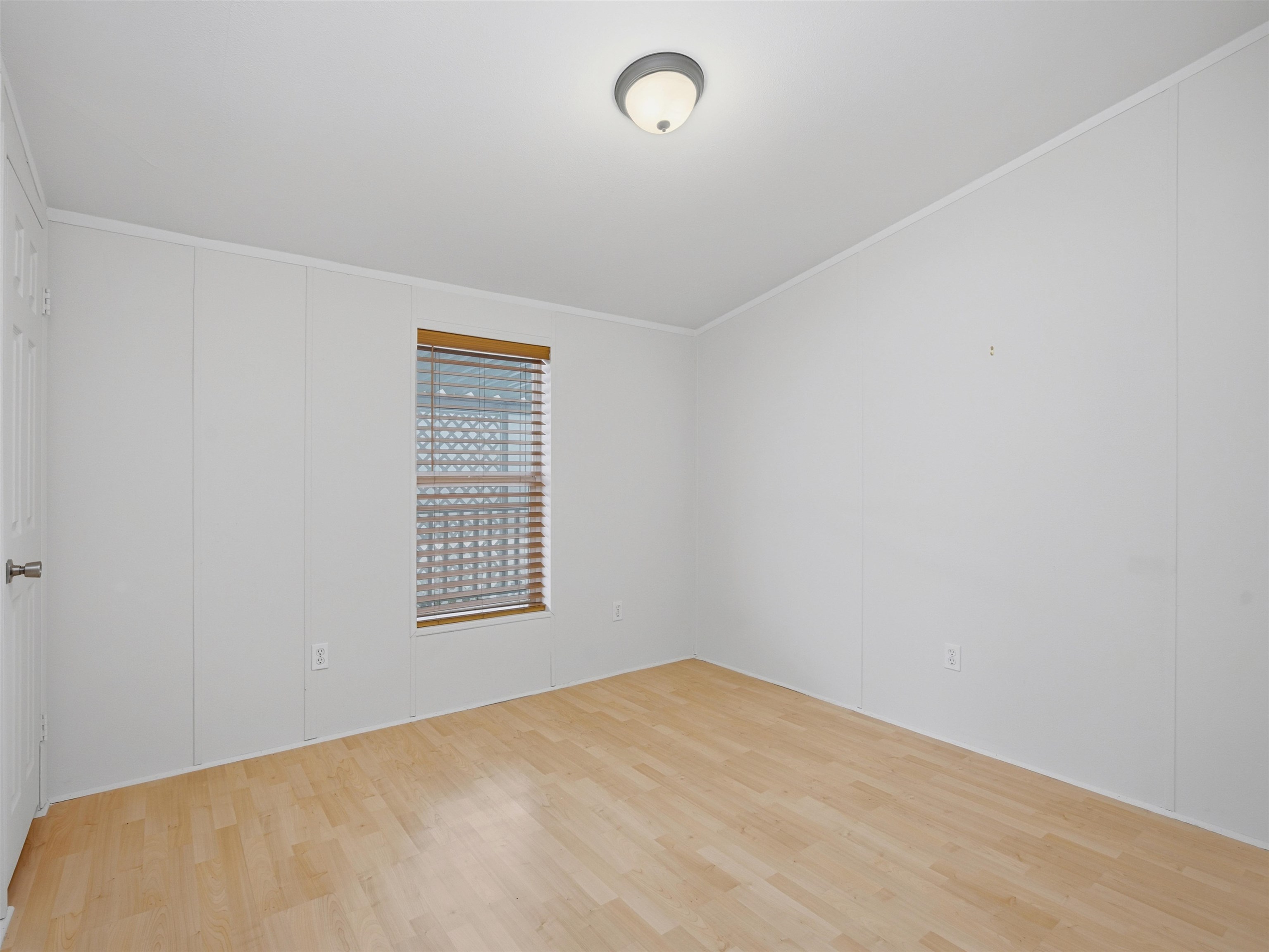435 32 Road, Unit 832 Clifton, CO 81520 - Photo 10 of 25 a view of a room with a window