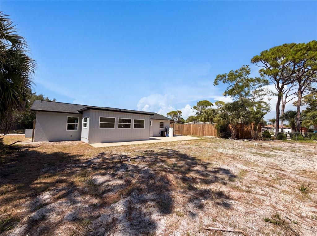 561 Yale Road Venice, FL 34293 - Photo 5 of 22