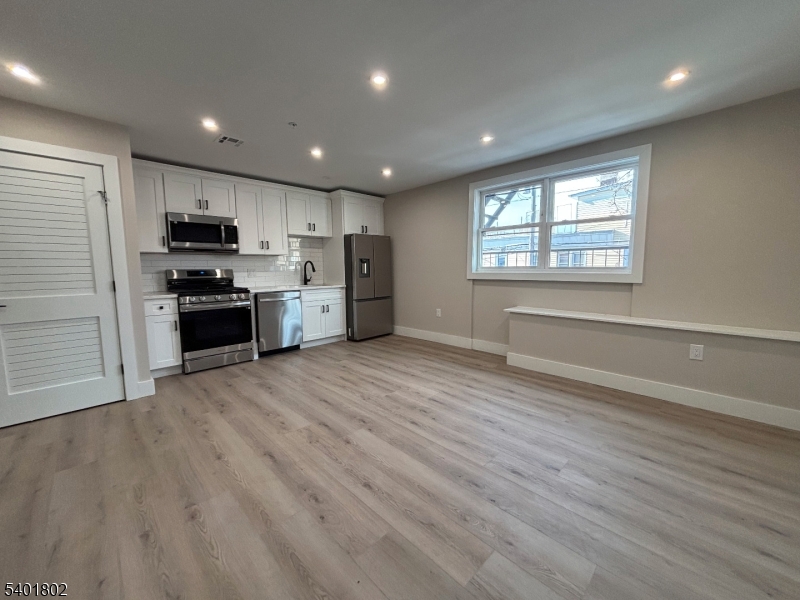 136 Elm Street, Unit 202 Newark, NJ 07105 - Photo 2 of 8