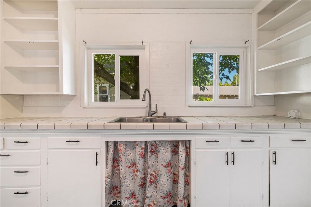 1617 Hemlock Street Chico, CA 95928 - Photo 11 of 60