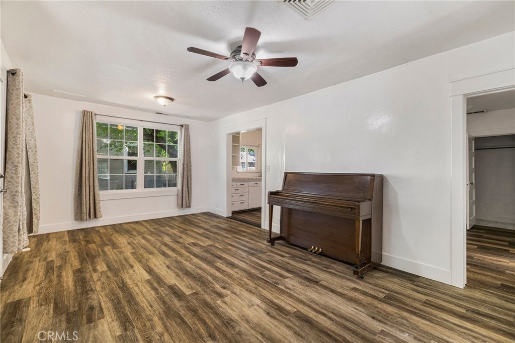 1617 Hemlock Street Chico, CA 95928 - Photo 5 of 60