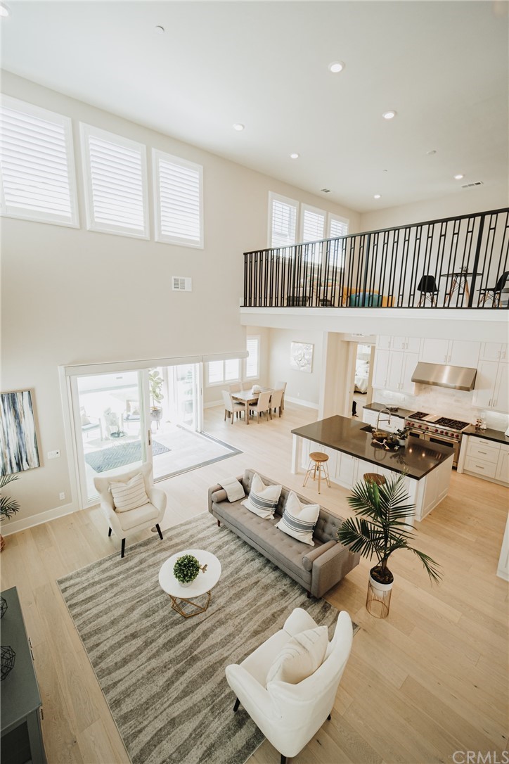 63 Crater Irvine, CA 92618 - Photo 10 of 34 a living room with furniture