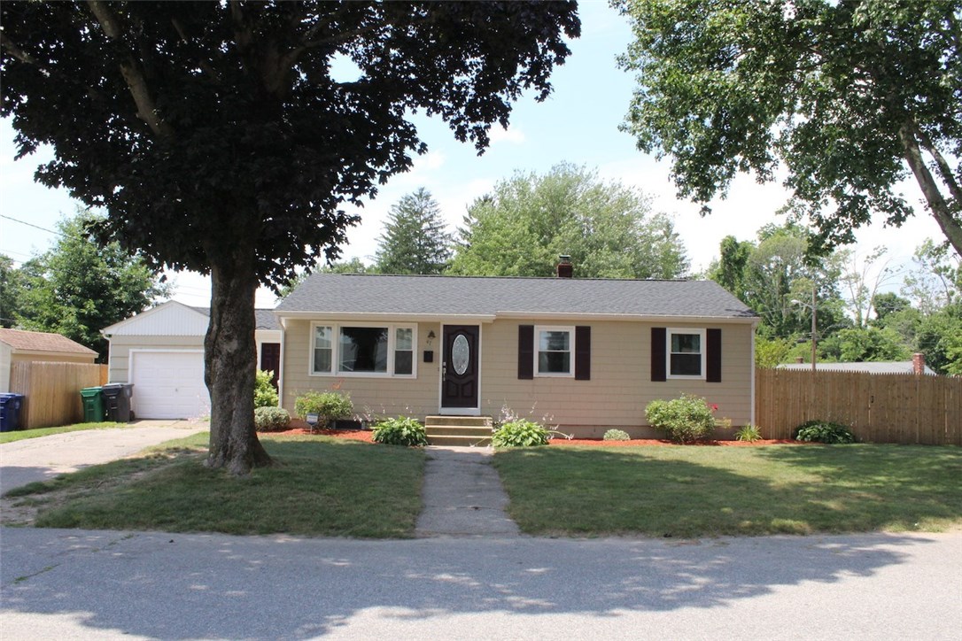 47 Crocus Street Warwick, RI 02886 - Photo 1 of 21 Gallery Image 1