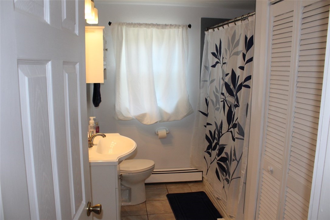 47 Crocus Street Warwick, RI 02886 - Photo 13 of 21 Gallery Image 13