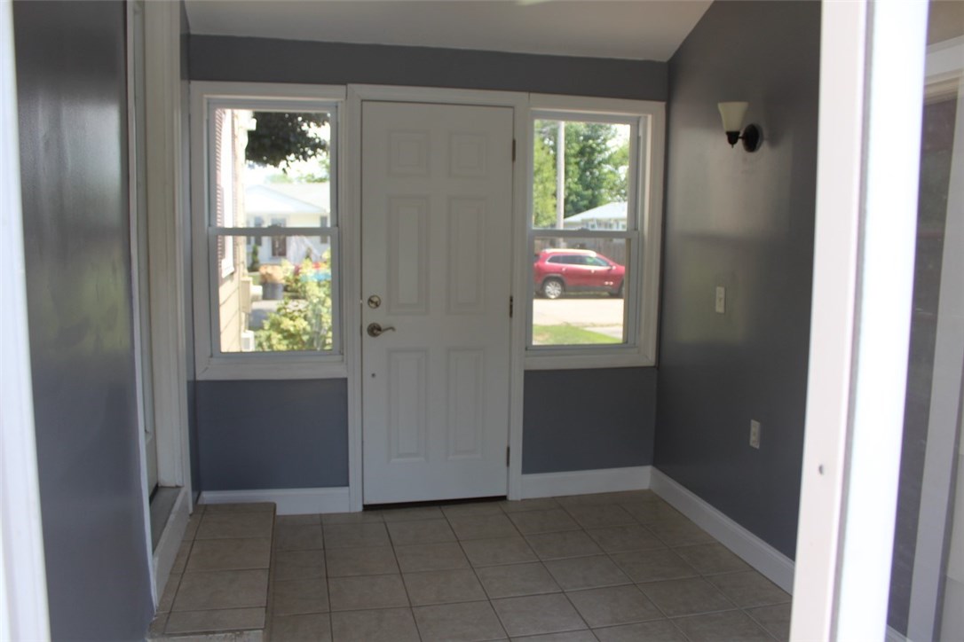 47 Crocus Street Warwick, RI 02886 - Photo 14 of 21 Gallery Image 14