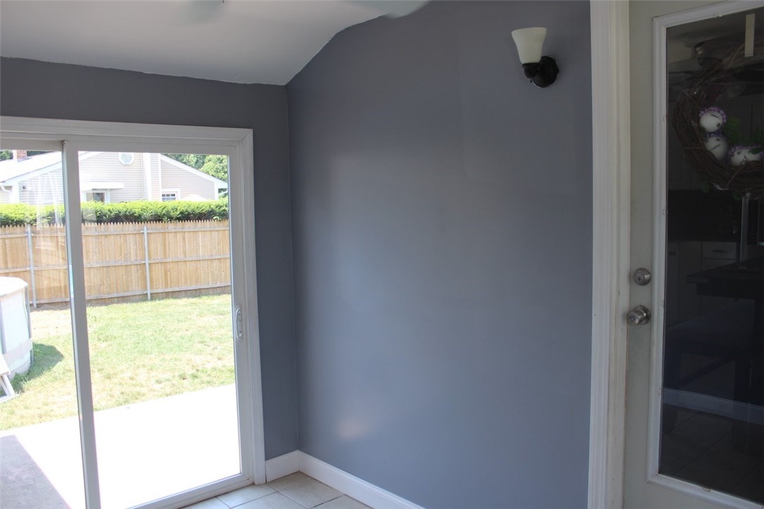 47 Crocus Street Warwick, RI 02886 - Photo 15 of 21 Gallery Image 15