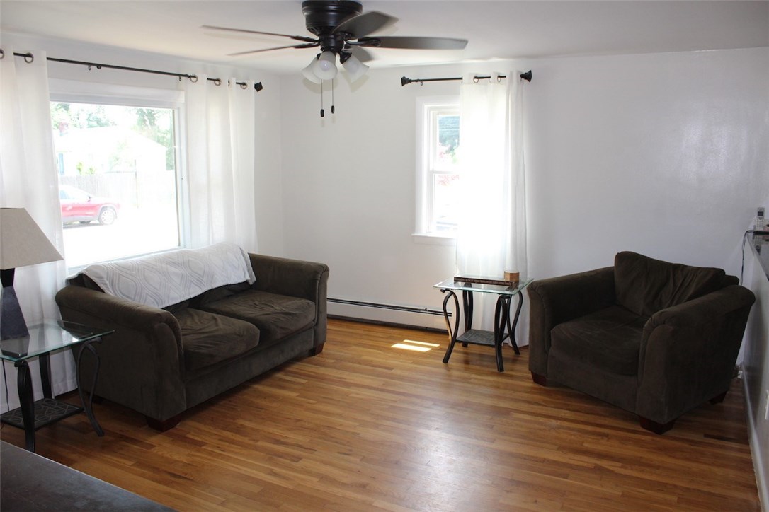 47 Crocus Street Warwick, RI 02886 - Photo 4 of 21 Gallery Image 4