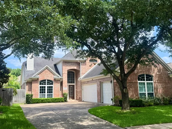 $395,000 | 3319 Shadowfern Drive, Houston, TX 77082