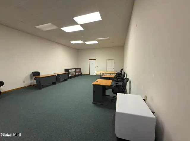 $1,200 | 7 North Main Street, Gloversville, NY 12078