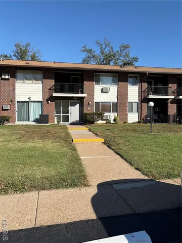 $49,400 | 7407 Sieloff Drive, Unit F, Hazelwood, MO 63042