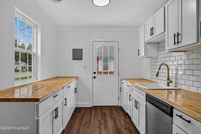 $244,000 | 122 East Bayshore Boulevard, Jacksonville, NC 28540