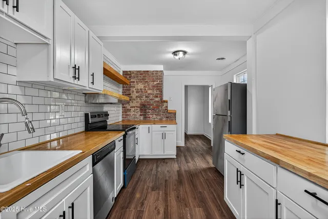 $244,000 | 122 East Bayshore Boulevard, Jacksonville, NC 28540