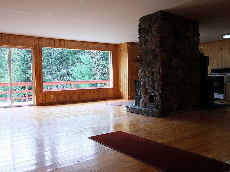 331 South Hemore Road Houlton, ME 04730 - Photo 16 of 35 Living Room.