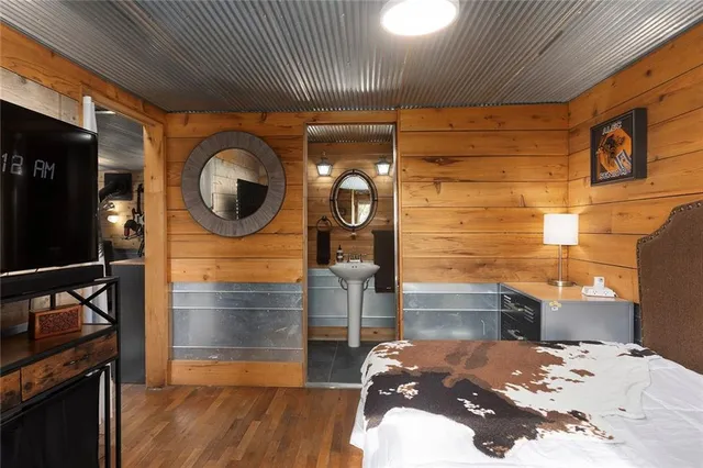 $469,000 | 5825 Noland Road, Kansas City, MO 64133