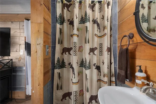 $469,000 | 5825 Noland Road, Kansas City, MO 64133