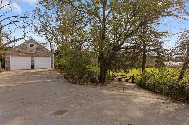 $479,000 | 5825 Noland Road, Kansas City, MO 64133