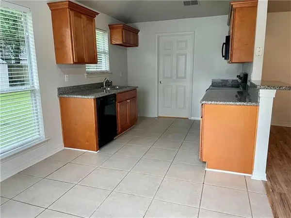 $1,650 | 735 Nancy Street, Mandeville, LA 70448