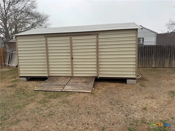 $279,000 | 104 Alamo Circle, Cuero, TX 77954